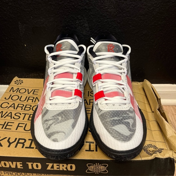 New In Box Nike Kyrie 8 Basketball Shoes White /University Red & Black Size 11 - Picture 1 of 11